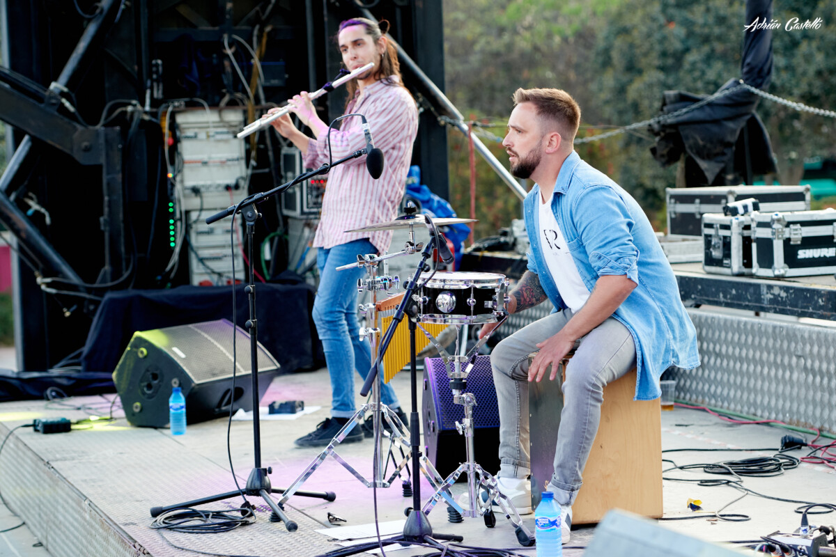 El grupo Va de Rumba hace bailar a la Feria de Abril de Valencia